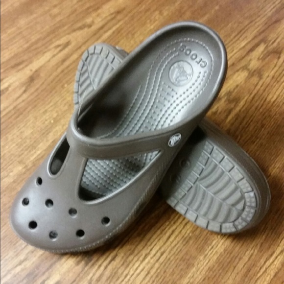 mary jane crocs size 9